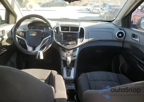 2020 Chevrolet Sonic Lt z USA, uszkodzony, nr VIN 1G1JD5SB2L4107853